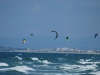 Кайтсерфинг - один из популярных водных видов спорта на Средиземном море (Хайфа)