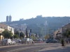 Вид из нижнего города на Кармель с ее знаменитыми отелями "Дан Панорама", "Ноф", "Дан Кармель", Хайфа, Израиль