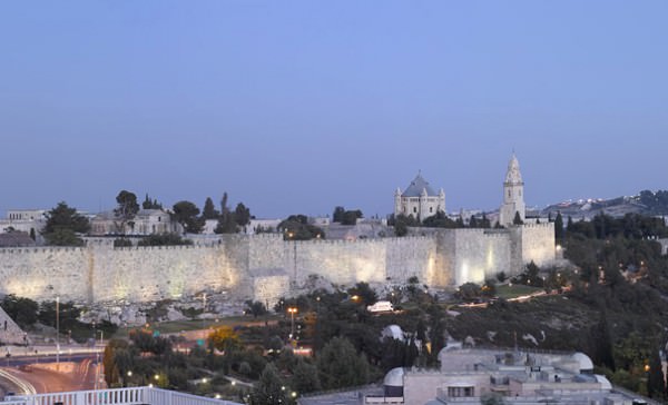 Все больше туристов едет в Израиль