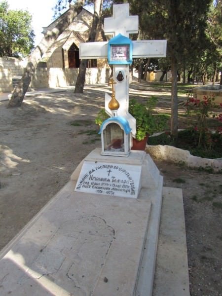 Могила игуменьи Тамары в Спасо-Вознесенском монастыре